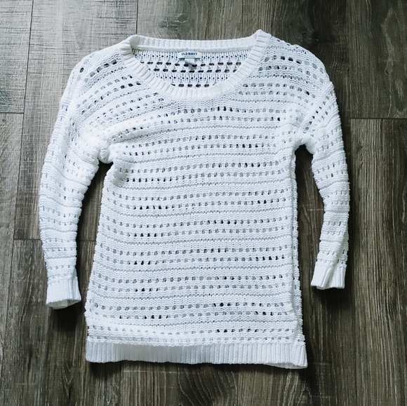 Old Navy Sweaters - EUC Old Navy Eyelet Sweater